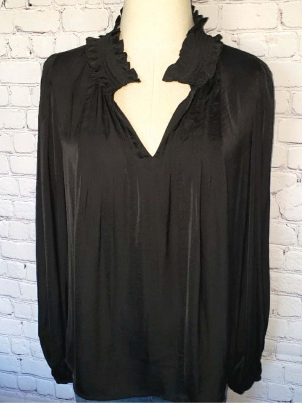 MARC NEW YORK Black Long Sleeve V-Neckline Satin Blouse—NWT—M